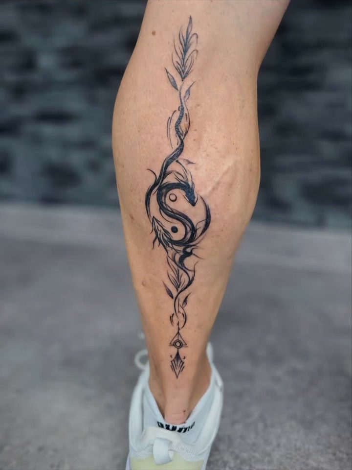 Ornament-Linie – Wade – Tattoo von IR'S Tattoo & Art, Bad Salzuflen