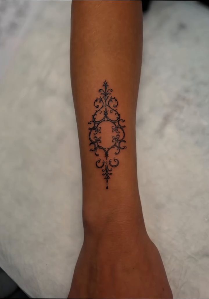 Filigranes Ornament – Unterarm – Tattoo von IR'S Tattoo & Art, Bad Salzuflen