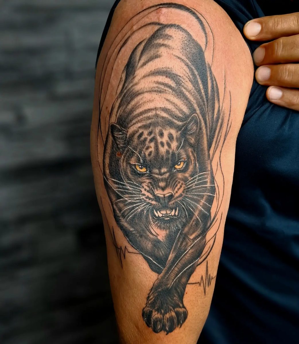Panther – Oberarm – Tattoo von IR'S Tattoo & Art, Bad Salzuflen